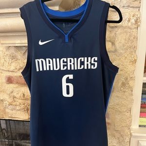 Dallas Mavericks Kristaps Porziņģis jersey (XL)